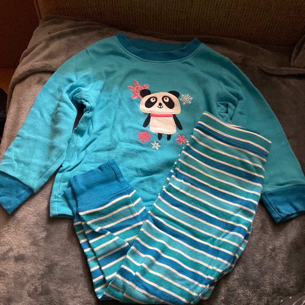 Matching set panda